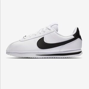 Nike Cortez’ - Size 7